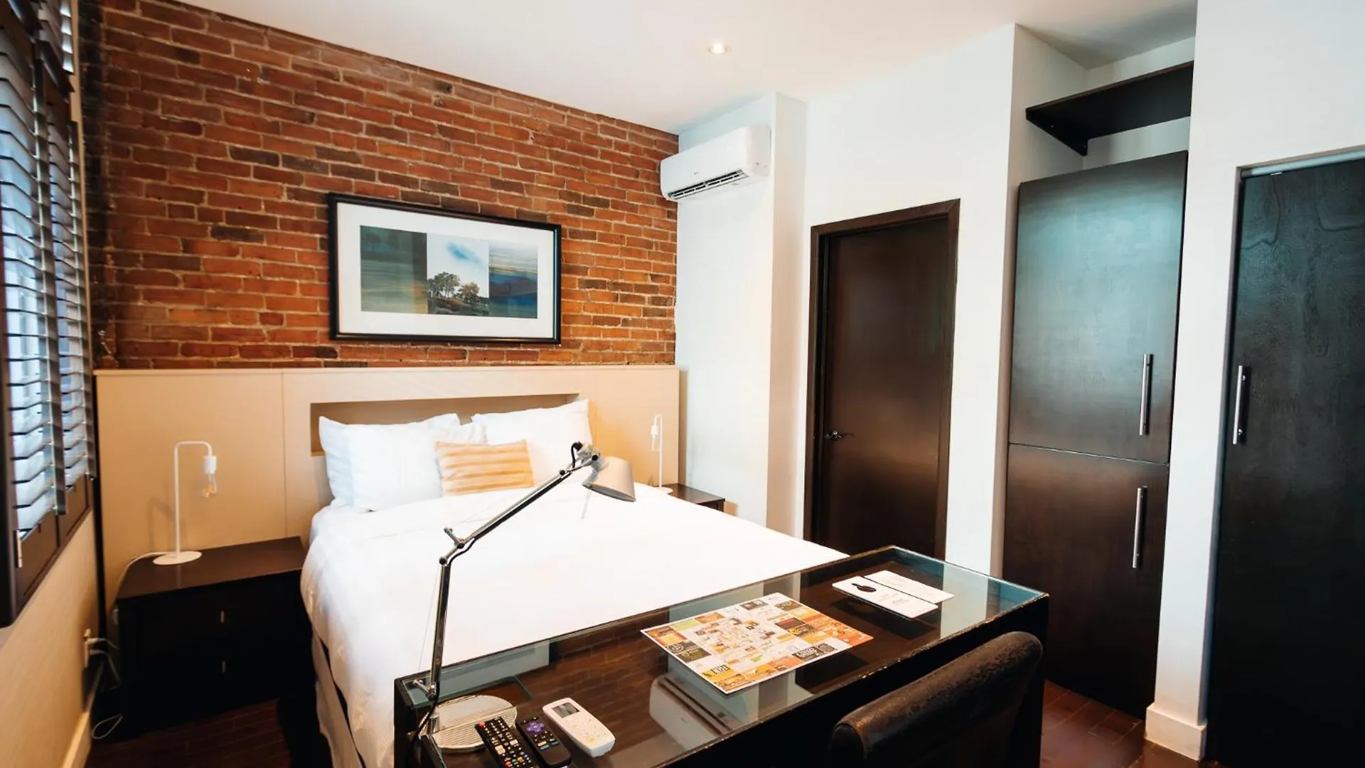 Self Check-In Boutique Hotel - Quartier Latin - Room 202 Montreal