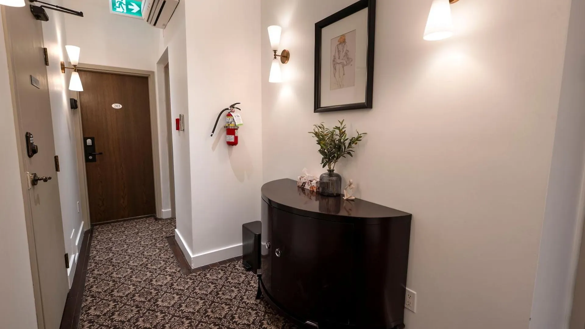 Self Check-In Boutique Hotel - Quartier Latin - Room 202 Montreal Aparthotel