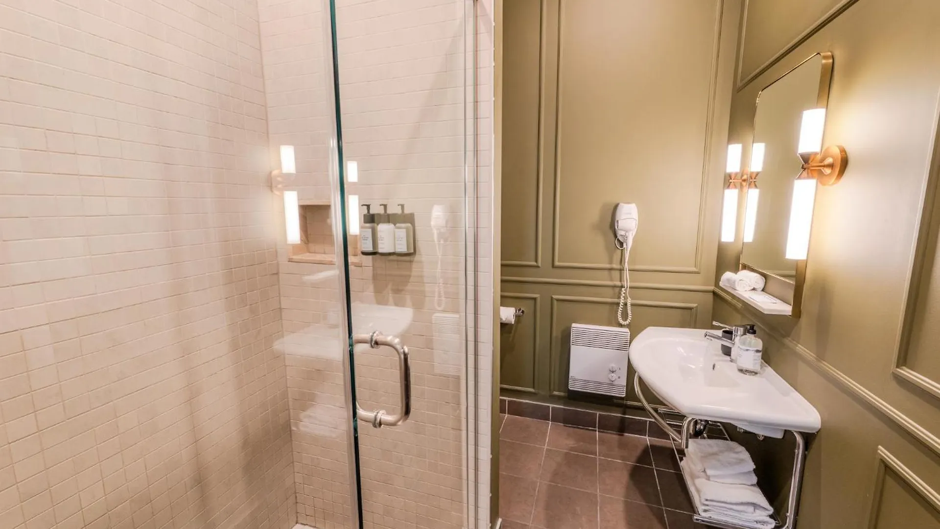 Aparthotel Self Check-In Boutique Hotel - Quartier Latin - Room 202 Montreal Canada