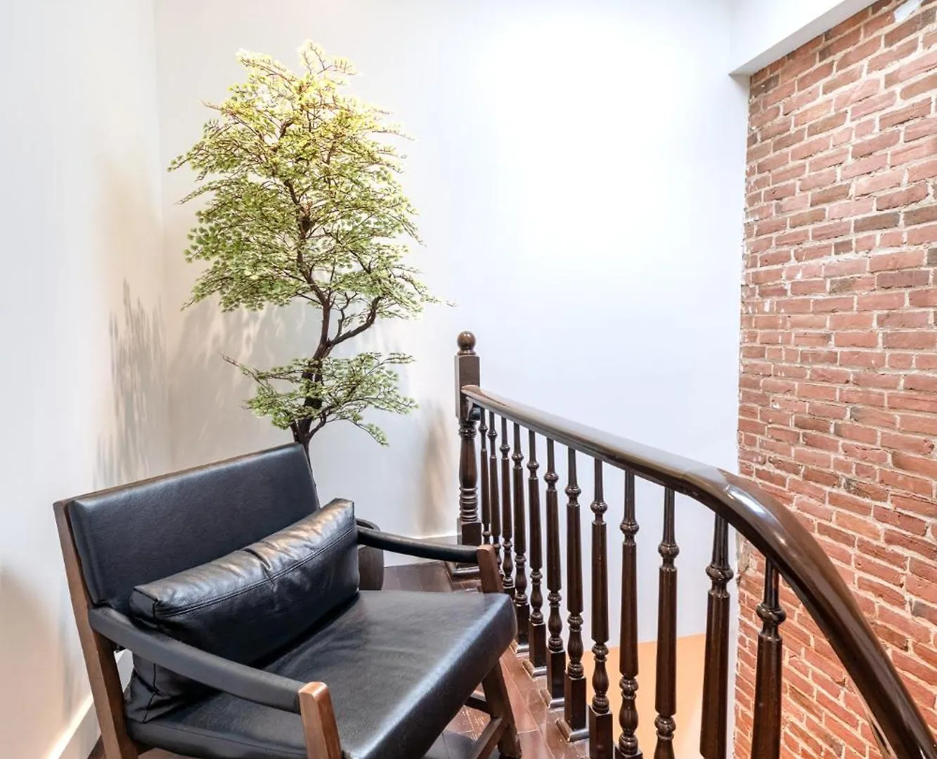 Self Check-In Boutique Hotel - Quartier Latin - Room 202 Montreal Canada