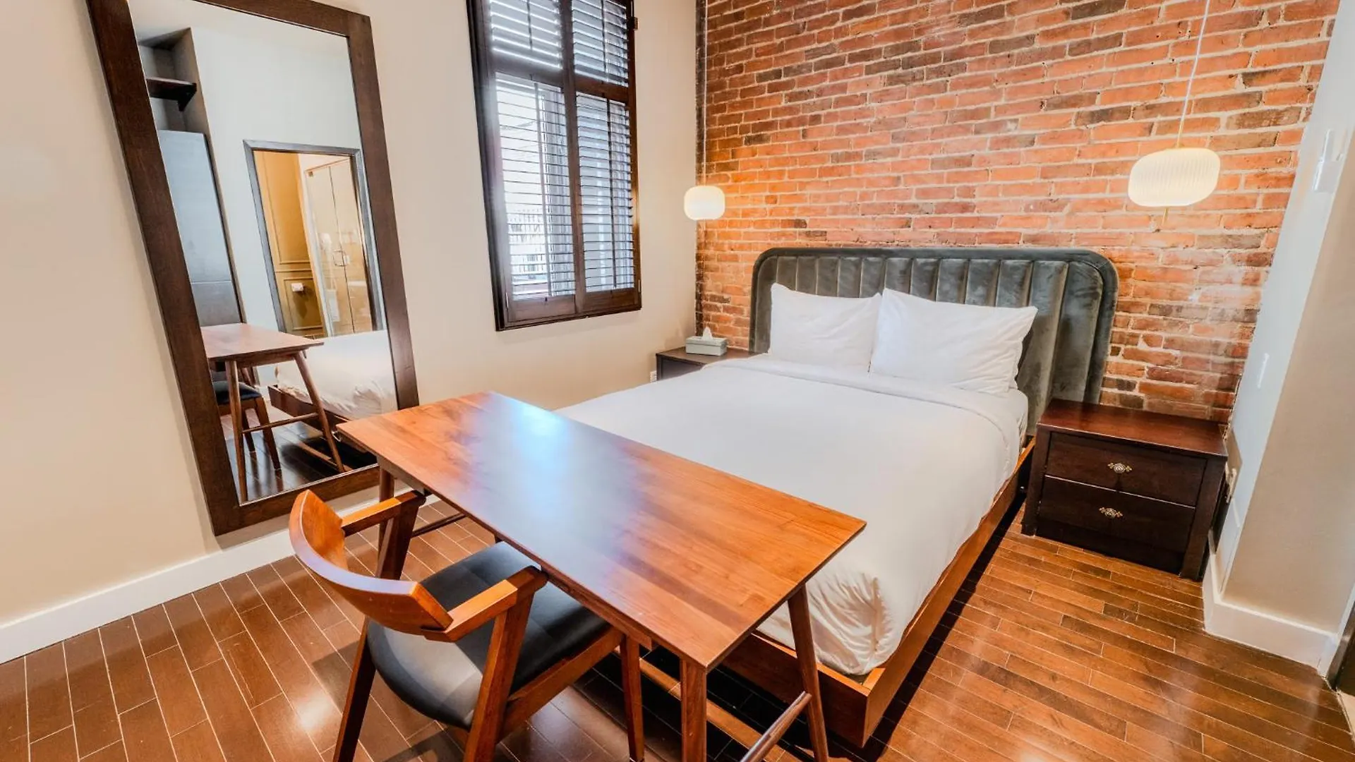 Aparthotel Self Check-In Boutique Hotel - Quartier Latin - Room 202 Montreal Canada
