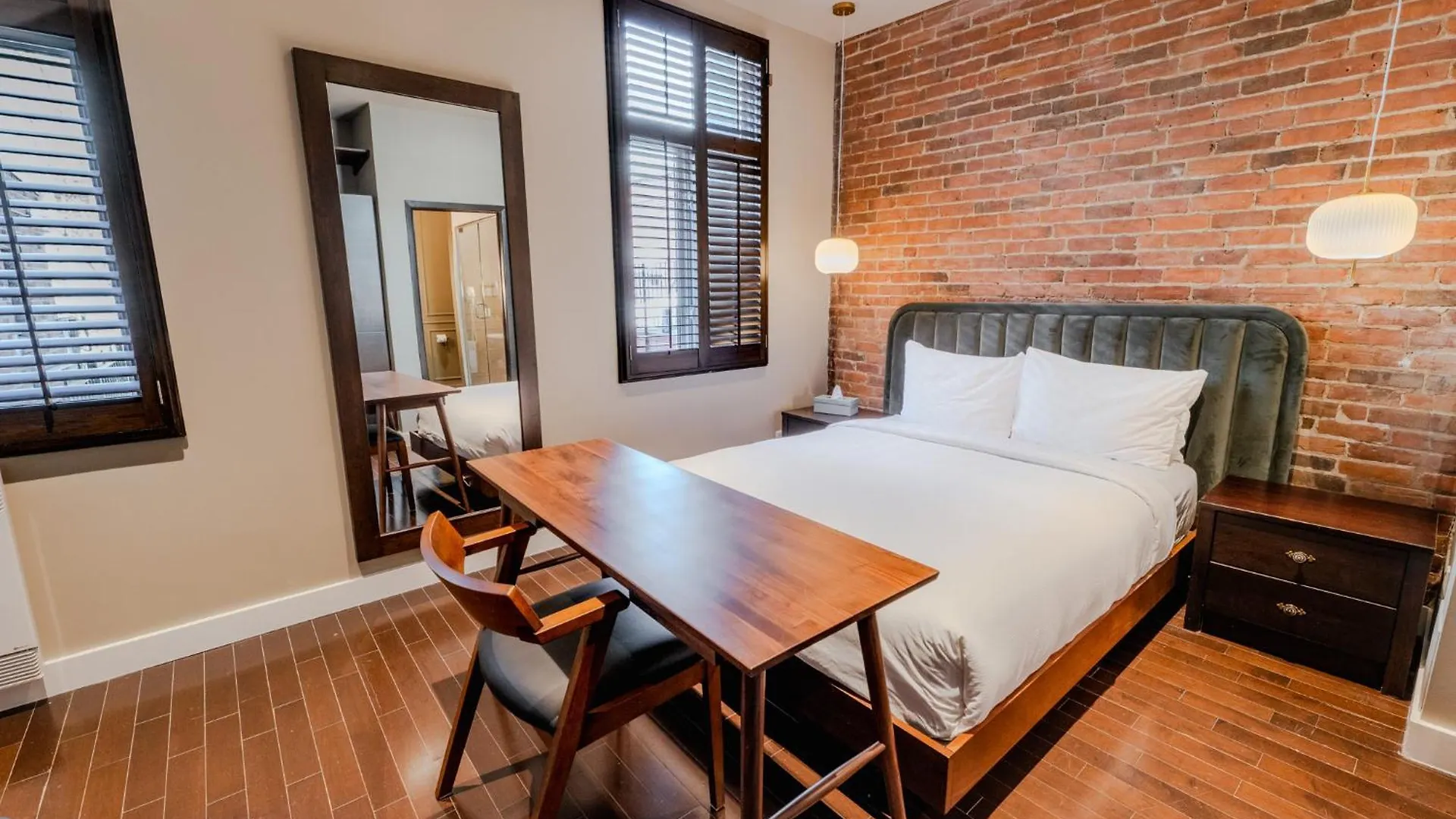 Self Check-In Boutique Hotel - Quartier Latin - Room 202 Montreal