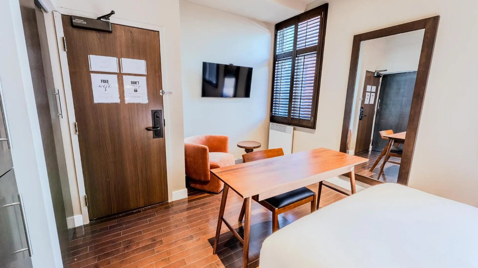 Self Check-In Boutique Hotel - Quartier Latin - Room 202 Montreal Aparthotel