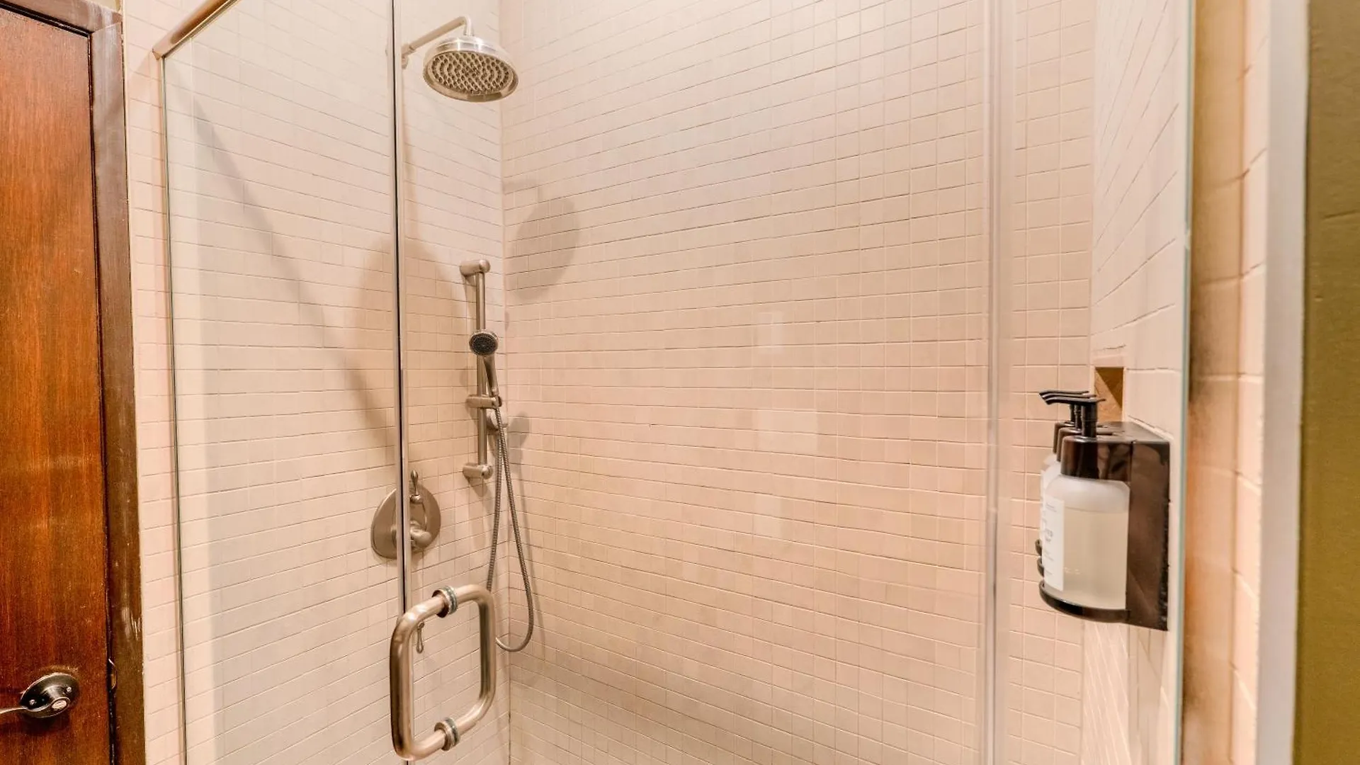 Aparthotel Self Check-In Boutique Hotel - Quartier Latin - Room 202 Montreal