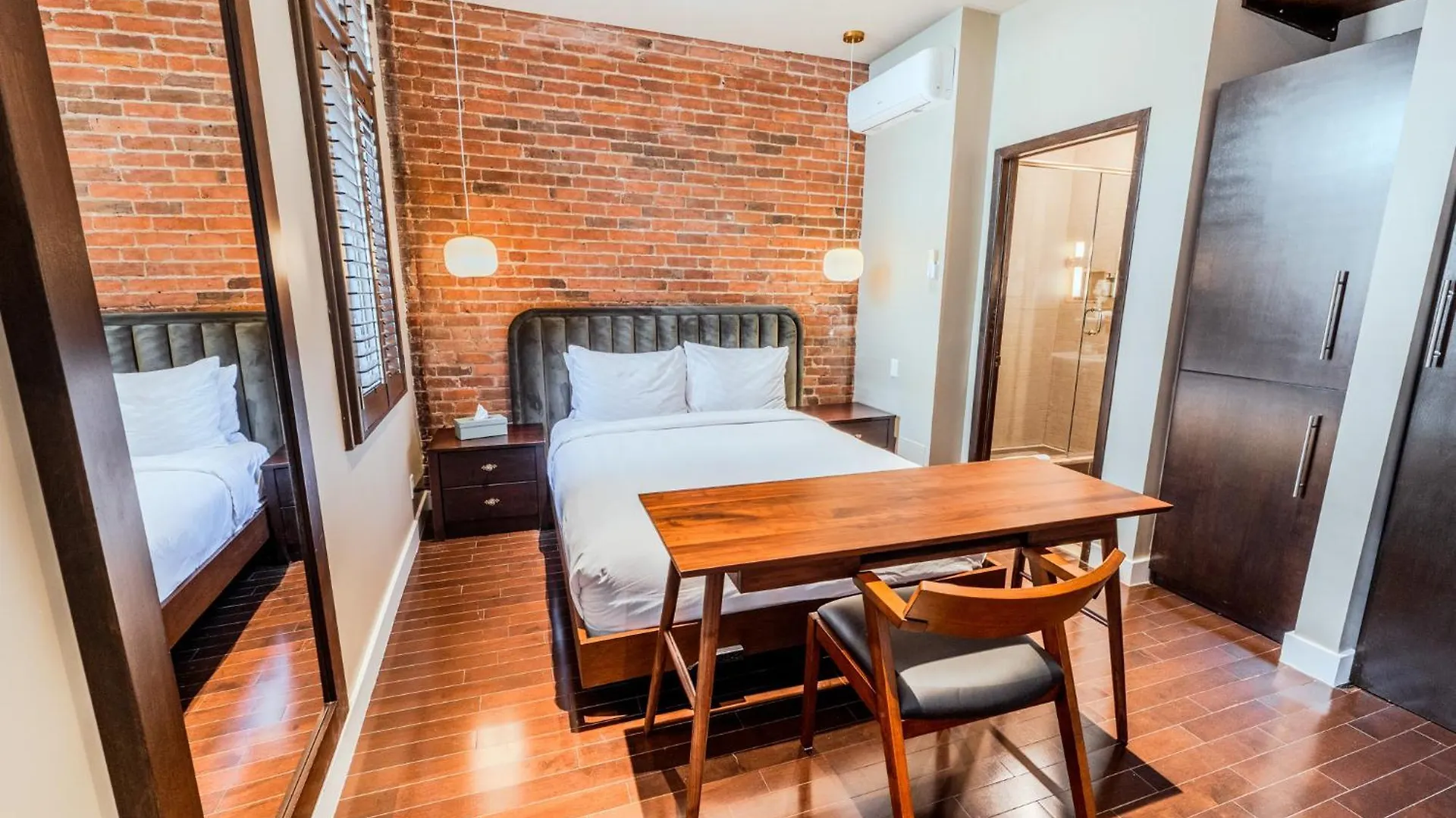Self Check-In Boutique Hotel - Quartier Latin - Room 202 Μόντρεαλ